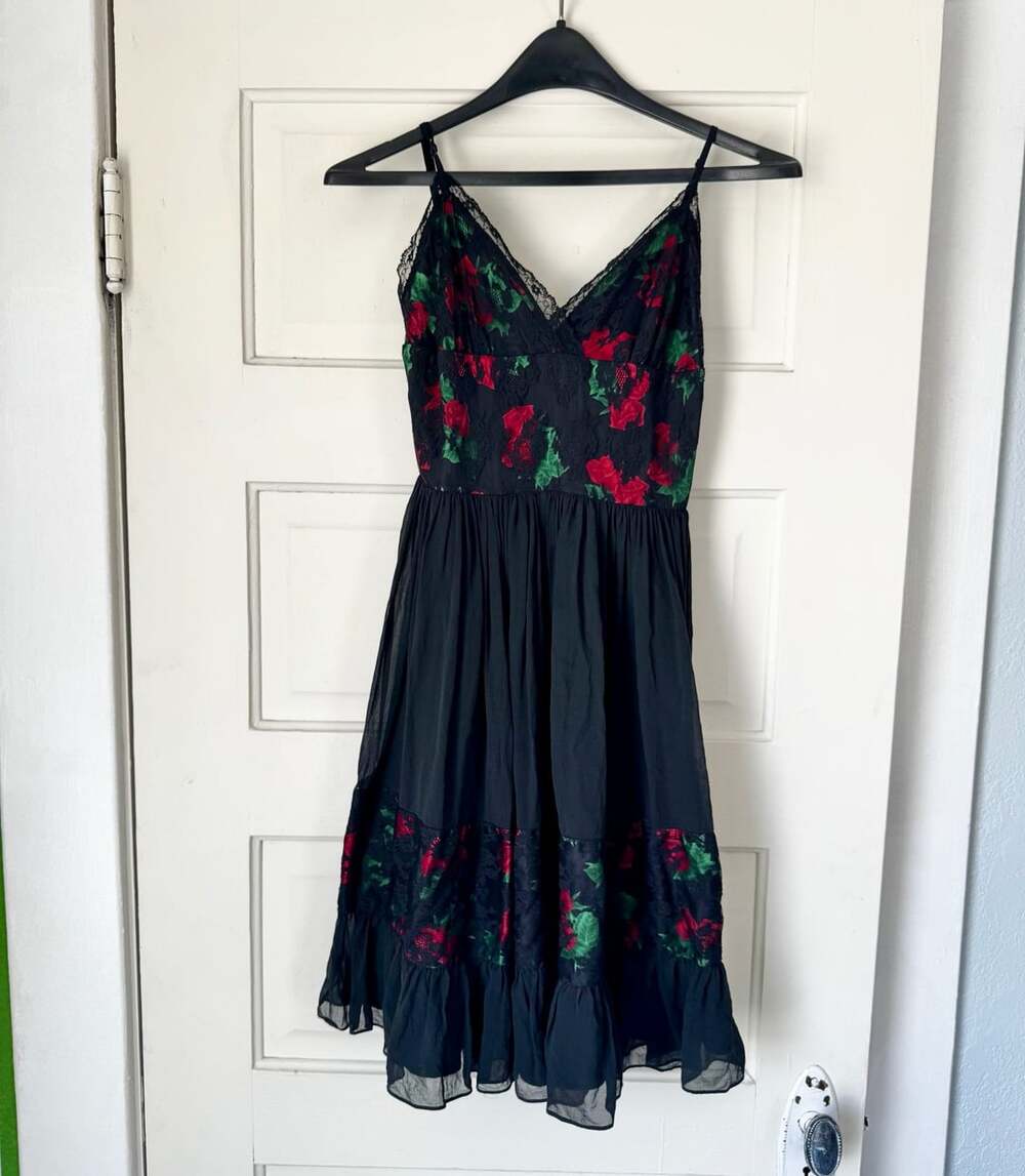 Vintage 90s Betsey Johnson Evening Slip Silk Lace Roses Dress Black & Red 0